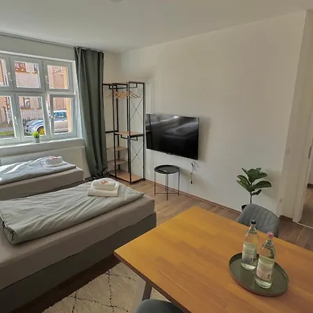 Larooms Merseburg - Apartment Ns02 - 4 Betten - Parkplatz - Waschmaschine - Naehe Infra Leuna - Ideal Fuer Teams * Merseburg
