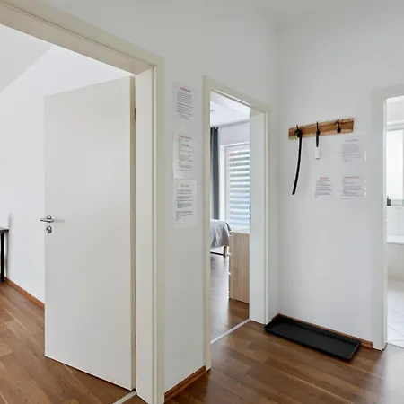 Larooms - Ns02 - 4 Betten - Parkplatz - Waschmaschine - Naehe Infra Leuna - Ideal Fuer Teams *