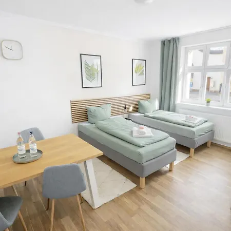 Larooms - Ns02 - 4 Betten - Parkplatz - Waschmaschine - Naehe Infra Leuna - Ideal Fuer Teams *