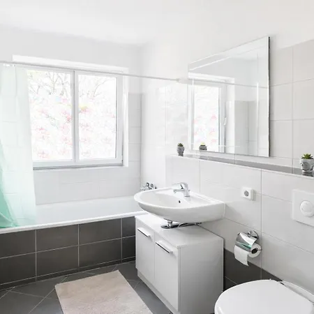 Larooms - Ns02 - 4 Betten - Parkplatz - Waschmaschine - Naehe Infra Leuna - Ideal Fuer Teams Merseburg