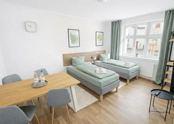 Larooms - Ns02 - 4 Betten - Parkplatz - Waschmaschine - Naehe Infra Leuna - Ideal Fuer Teams *